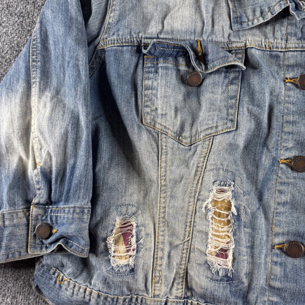 Rocawear Classic Womens 3X Distressed Denim Jacket Americana Logo Cropped Blue - Picture 3 of 11